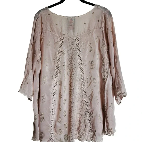 Johnny Was Embroidered Scalloped Trim Blouse Pink Size Small - Picture 9 of 9